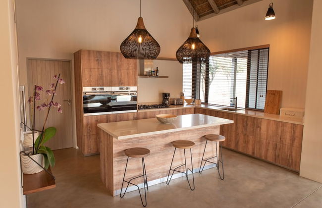 Villa Appelblaar Luxury 4 Bedroom Villa Home in the South African Bush - Photo 26