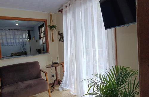 Hospedagem Doce Lar Casa Violeta - Foto 1