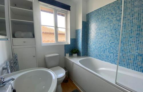 2 Bed House in Hampton - Free parking - Foto 18