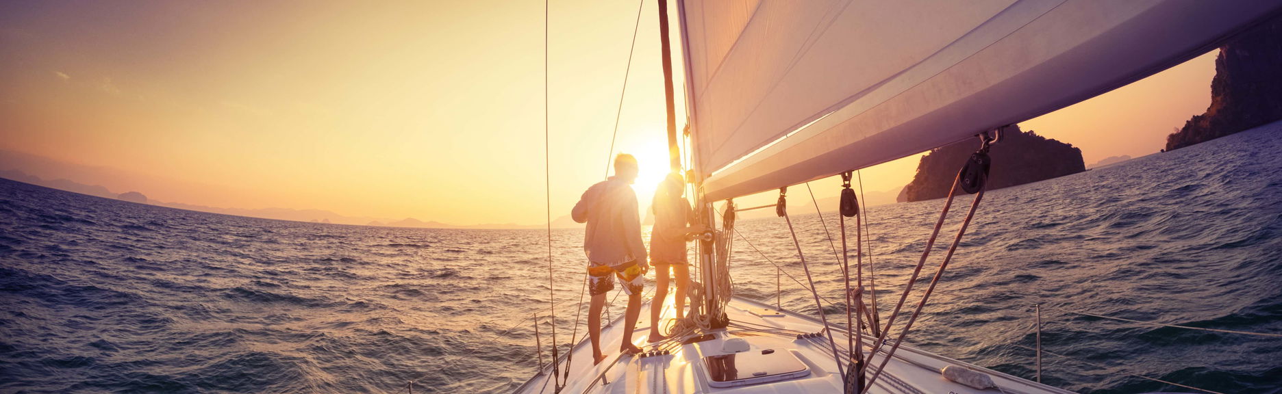 Paseo en velero al atardecer por Río