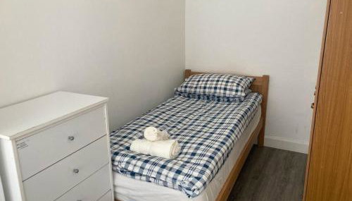 Spacious city center main door 3 bedrooms flat - Foto 2