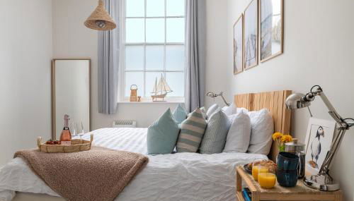 Charming 2 Bedroom Apartment in a Converted Chapel - Free Parking, Smart TV, Fast WiFi and Self-Check-In by Yoko Property - Foto 3