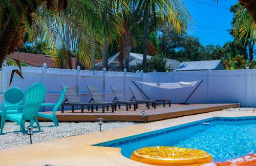 Four Bed Home with Pool Game Room Bar Near Beach - Foto 1