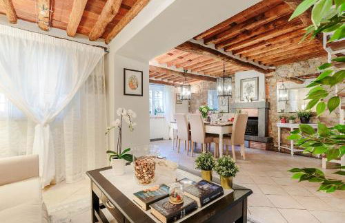 Villa Matilde, with Private Pool on the Lucca Hills - Foto 44