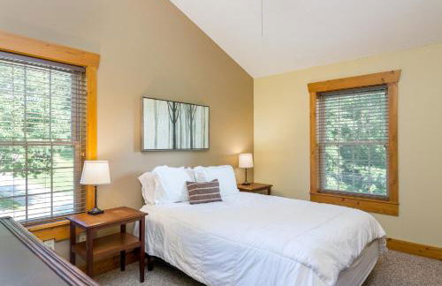 Canadian Hemlock . Trailside Lodging - Foto 9