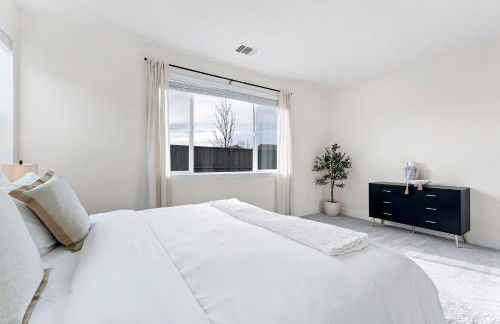 Stylish Sleek 4BR Nevada Home Near Downtown Reno - Foto 17