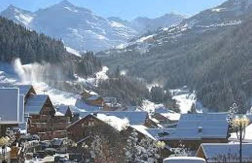 Appartement spacieux proche pistes avec piscine et parking - FR-1-566-71 - Foto 18