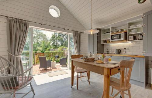 The Artist's Studio at Meadow Cottage - Photo 9