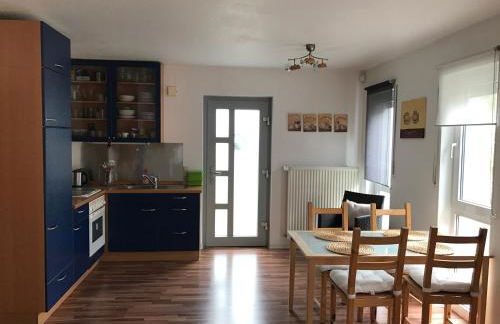 Ferienwohnung Happiness Schlafzimmer 2026 renoviert mit neuem Boxspringbett - Foto 9