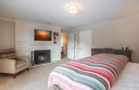 The Manor-Stunning Modern Farmhouse with Hot Tub - Foto 26