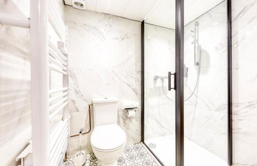 Suite bien être - jacuzzi et sauna / love room - Foto 38