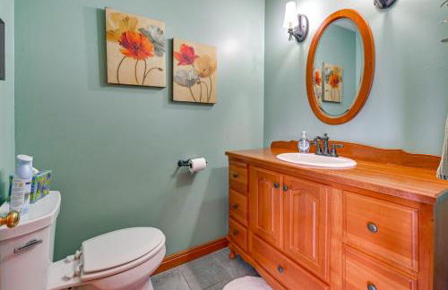 Large Home with Indoor Basketball Court and Game Room! - Foto 37