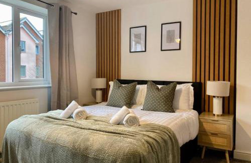 Ashford 4-Bed Townhouse with Garden and Parking - Foto 24