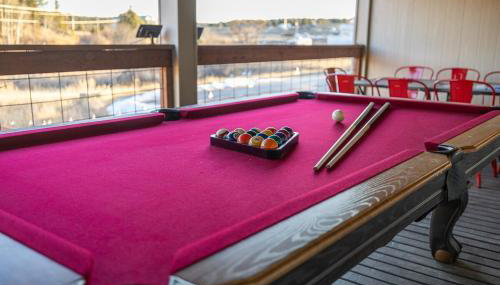 Fireside Haven - Hot Tub & Downtown Walkable - Foto 3, Game Room