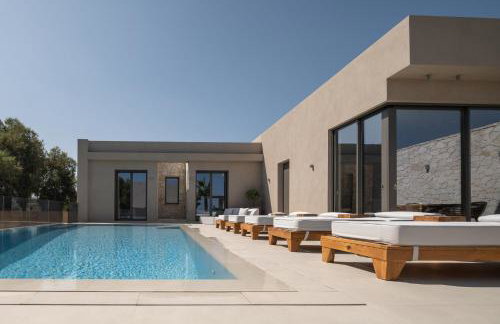 Amalthia Villa, Heated Pool & Walk to the Beach, By ThinkVilla - Photo 10