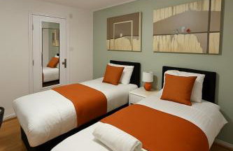 Bright 4BR Pets OK Driveway Sleeps 9 - Foto 11