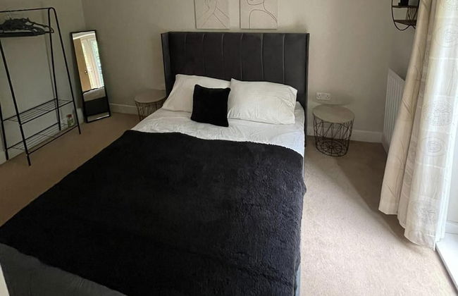 Stunning 2-bed Apartment in Crawley - Foto 2