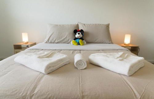 Modern Bright Home - Pool, Parks and Disney - Foto 8