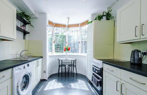 3 BR Property in Prestwich 15 mins from Manchester City Centre Garden Free parking Superfast WIFI Netflix - Foto 26