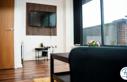 Penthouse - Amazing City Skyline Views - Balcony - FREE extra 2 hours - FREE Parking - Utilita Arena - Bullring Shopping - New St Station- Super King Size Bed - Foto 60