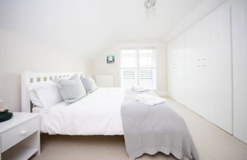 Superior House for 6 Near Beach w Parking Garden - Foto 6