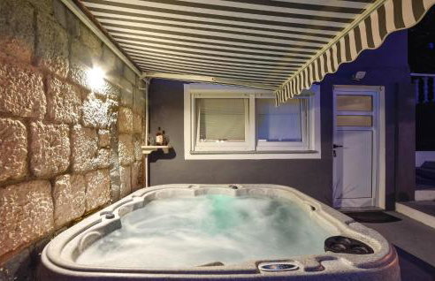 Cozy Home In Srinjine - Photo 15