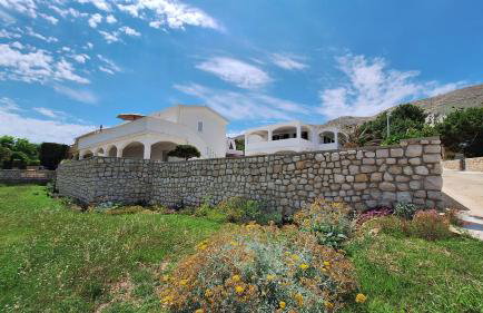 Sunny Bi-Pi Apartment - Photo 2