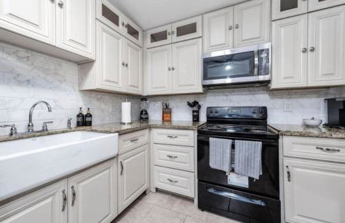 Cozy Cute Home 2BD and 1BR - Photo 6