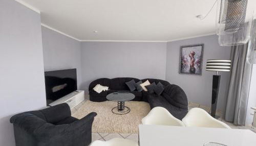 Ruhiges Juwel: frisch renoviert 100 qm - Foto 2