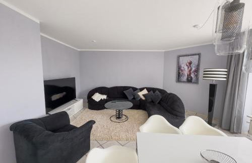 Ruhiges Juwel: frisch renoviert 100 qm - Foto 2