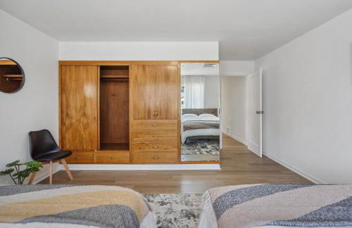 Spacious 5B2B home 5 min to airport with AC, Game Room, WiFi, Parking - Photo 43