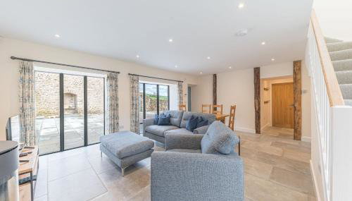 No 3 The Coach House - Photo 3