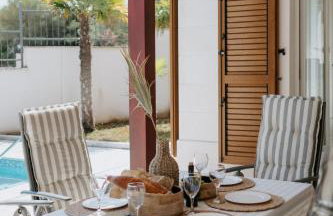 Villa Oleander by Domus Mirus - Rooftop Cinema & Pool & 6min Walk to Beach - Photo 31