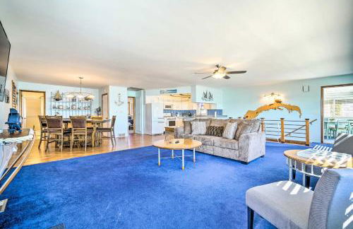 Lakefront Home with Rooftop Deck, Grill, Games! - Photo 16