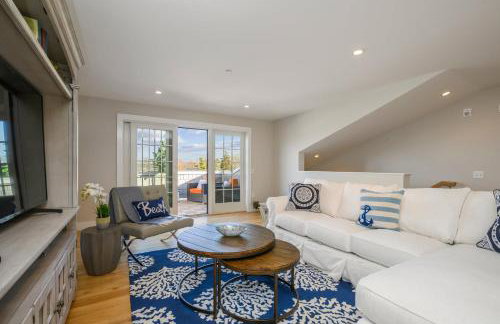 TJs Tide: Prime Location Condo w/ Outdoor Deck - Photo 24