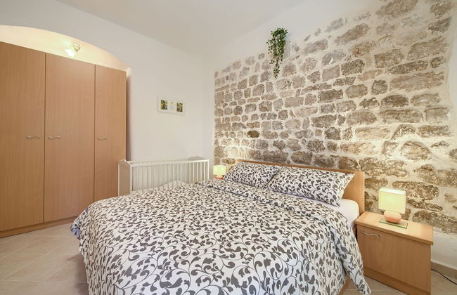 Chic and Charming Krk Downtown Apartments - Photo 5