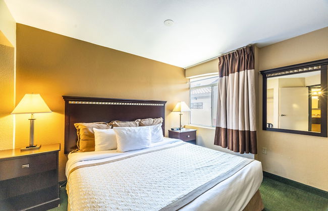 Metro Chandler Extended Stay - Photo 9