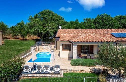 Einzigartige Villa mit Salzwasserpool, Panoramablick, Bikes, Trampolin, Tischtennis - Foto 7