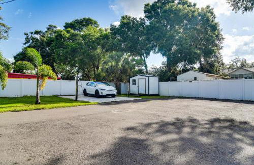 Hot Tub and Fenced Yard Tranquil Home in Valrico! - Foto 31