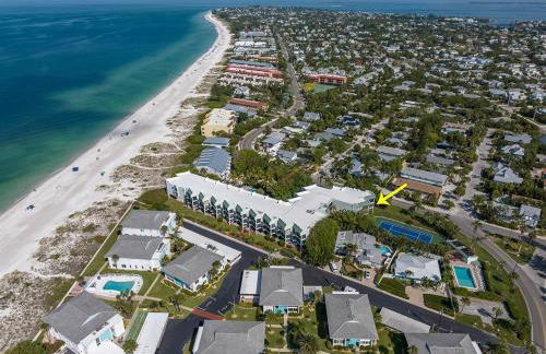 Sun Plaza by Coastal Chic Vacations - Private Beach Access with Pool and Tennis - Photo 13