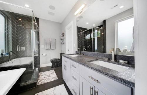 City Views - Walking Distance to Panthers Stadium - Photo 41