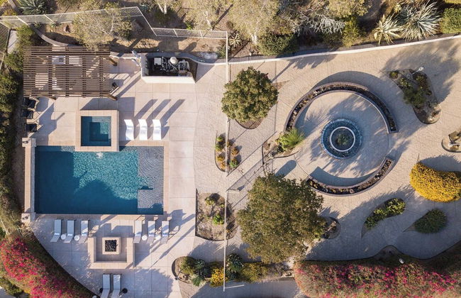 Modern Temecula Mansion w Pool, Hot Tub, Guest House & Valley Views Camila by Avantstay - Photo 44