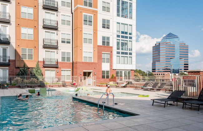 Hip & Vibrant 2 Bedroom Apartment with Parking & Wifi - Foto 45