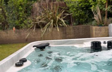 Luxury Villa with Beach Hut and Hot Tub - Photo 50