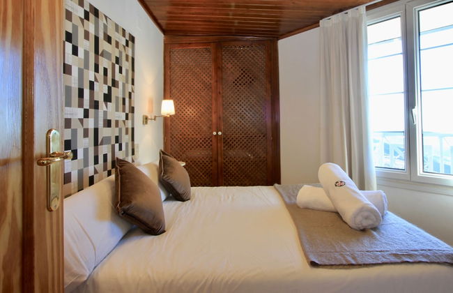 Inside Plaza Sierra Nevada - Foto 25