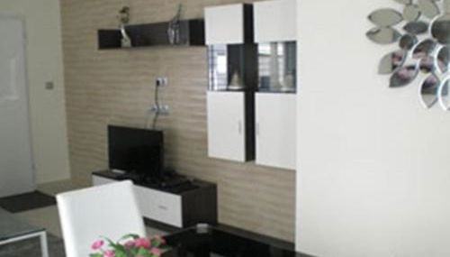 A modern villa with a large solari - Photo 5