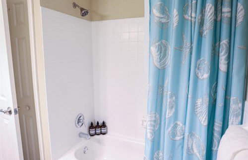 Sunnyside Palms - 2BR, Poolside, 5 min to Beach - Foto 12