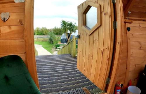 Romantic Treehouse with Hot Tub & BBQ Lodge - Foto 21