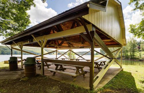 1 Mi to Resort Beach Alpine Lake A-Frame! - Foto 36