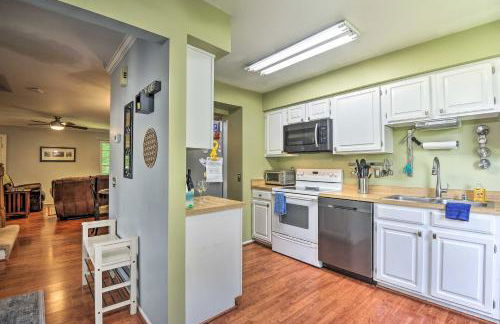 Burke Family Home with Deck and Easy City Access! - Foto 9